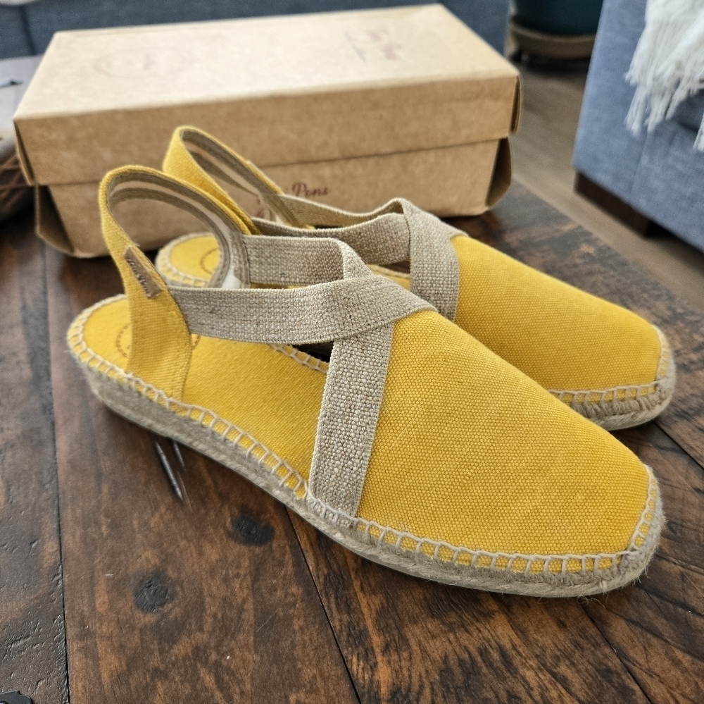 Toni Pons Verdi Cotton Espadrilles. Yellow. Size 7.5. New.